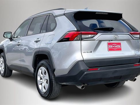 Used 2019 Toyota RAV4 LE image 4