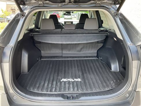 Used 2022 Toyota RAV4 XLE w/ Convenience Package AWD/4WD image 40