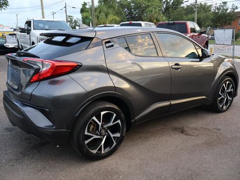 Used 2018 Toyota C-HR XLE FWD image 5
