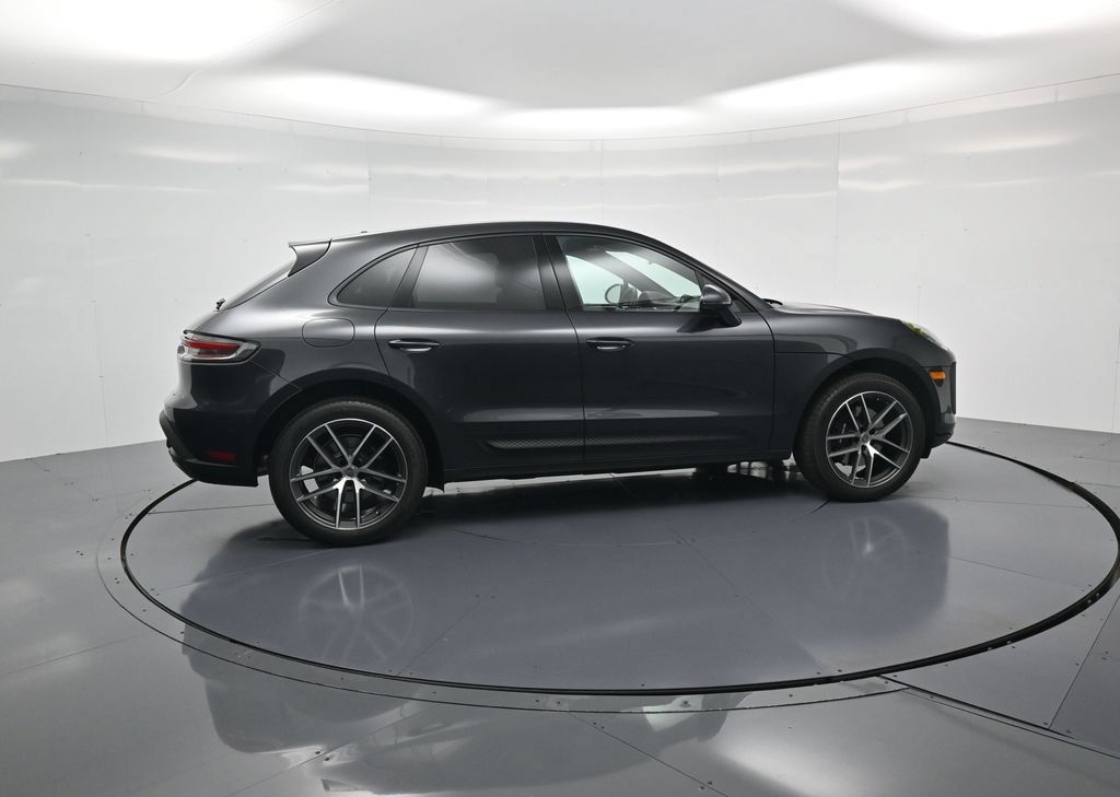Used 2026 Porsche Macan AWD/4WD image 31