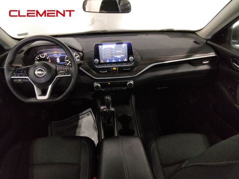 Used 2025 Nissan Altima 2.5 SV image 32