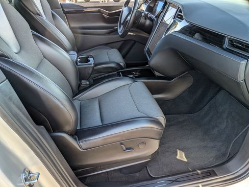 Used 2018 Tesla Model X P100D image 31