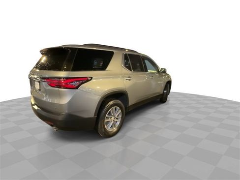 Used 2023 Chevrolet Traverse LT image 8