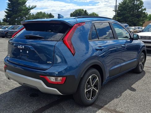 New 2026 Kia Niro EX FWD image 3