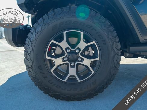 Used 2022 Jeep Wrangler Unlimited Rubicon w/ Cold Weather Group AWD/4WD image 10