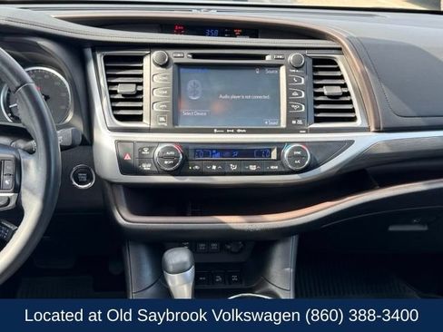Used 2019 Toyota Highlander Limited AWD/4WD image 16