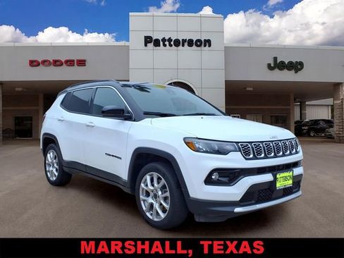 Used 2025 Jeep Compass Limited AWD/4WD image 1
