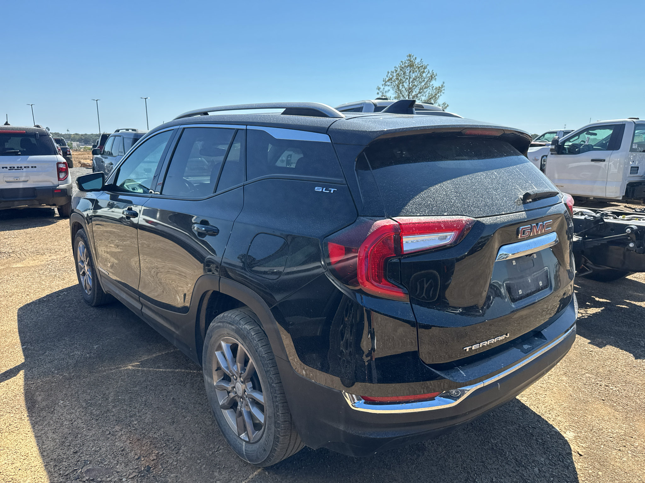 Used 2024 GMC Terrain SLT FWD image 8