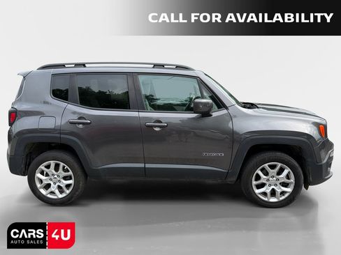 Used 2017 Jeep Renegade Latitude AWD/4WD image 8