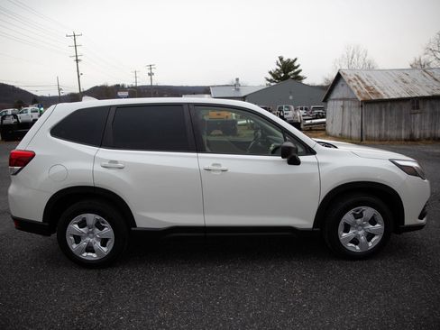 Used 2023 Subaru Forester image 3