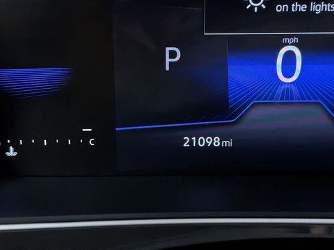 Used 2024 Volkswagen Tiguan SE R-Line image 23