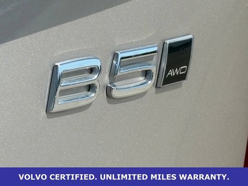 Certified 2025 Volvo XC90 B5 Core w/ Protection Package Premier AWD/4WD image 12