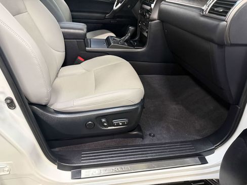 Used 2023 Lexus GX 460 image 60