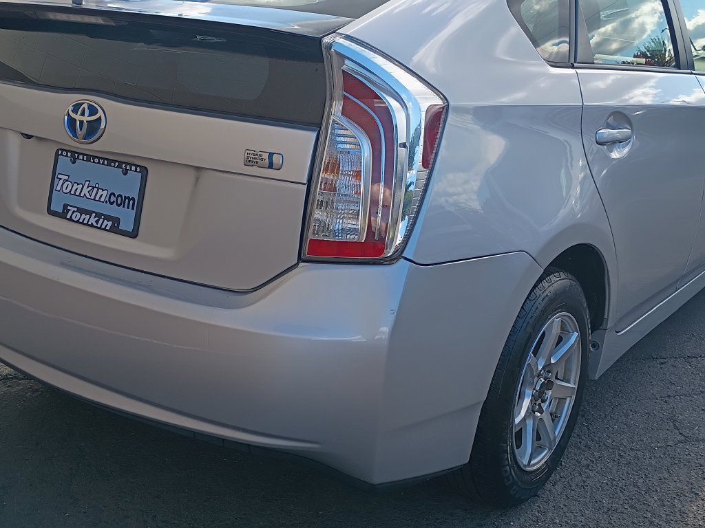 Used 2013 Toyota Prius Three w/ Solar Roof Pkg FWD image 5