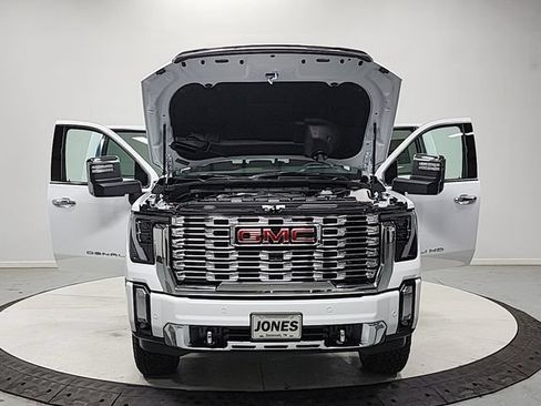 New 2026 GMC Sierra 2500 Denali w/ Denali Reserve Package AWD/4WD image 10