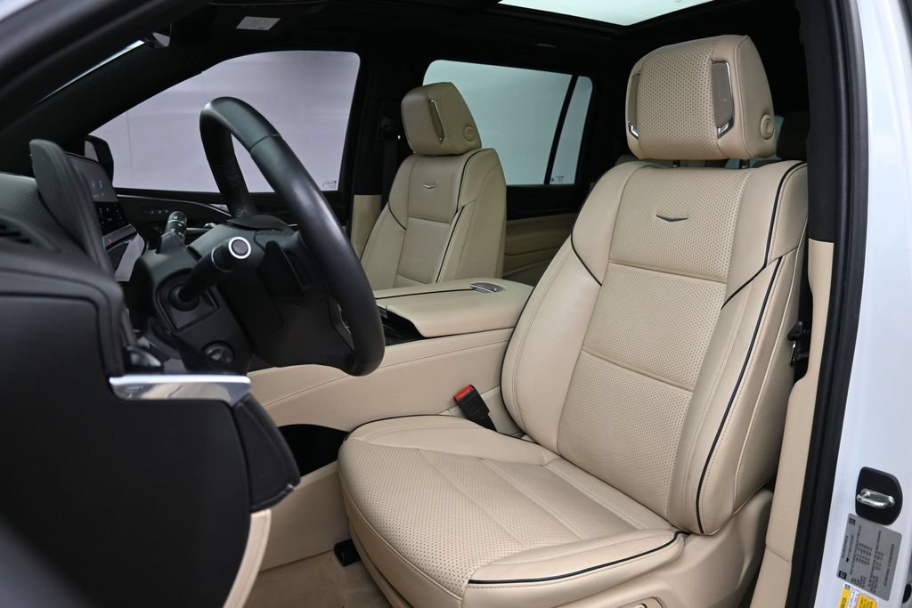 Used 2023 Cadillac Escalade ESV Premium Luxury AWD/4WD image 5