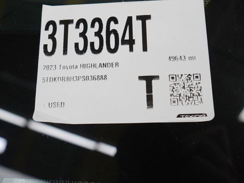 Used 2023 Toyota Highlander XLE image 34