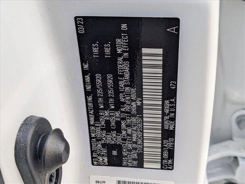 Used 2023 Toyota Highlander Platinum image 18