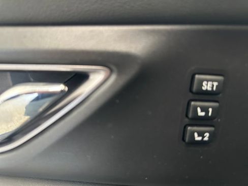 Used 2023 Subaru Ascent Limited AWD/4WD image 24