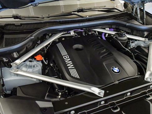 Used 2026 BMW X5 sDrive40i w/ M Sport Package image 30