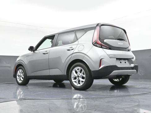 Used 2023 Kia Soul LX w/ LX Technology Package image 30