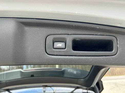 Used 2023 Honda CR-V EX-L image 8