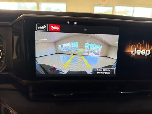 Used 2024 Jeep Wrangler Unlimited Rubicon w/ XTREMEE 35" Tire Package image 20