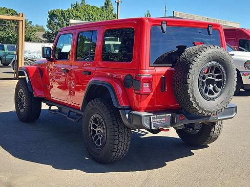 Used 2021 Jeep Wrangler Unlimited Rubicon w/ Xtreme Recon 35" Tire Package AWD/4WD image 5