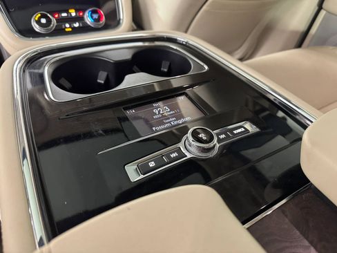 Used 2019 Lincoln Navigator Reserve w/ Cargo Package AWD/4WD image 39