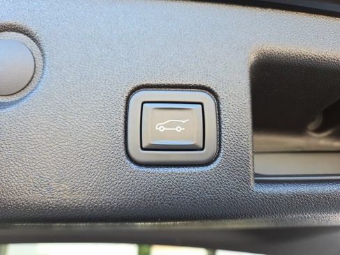 Used 2022 Chevrolet Equinox RS w/ RS Leather Package AWD/4WD image 49