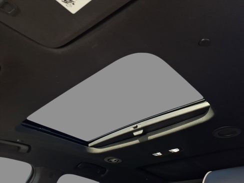 Used 2022 Chevrolet Traverse Premier w/ Redline Edition image 21