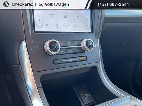 Used 2024 Ford Edge Titanium AWD/4WD image 44