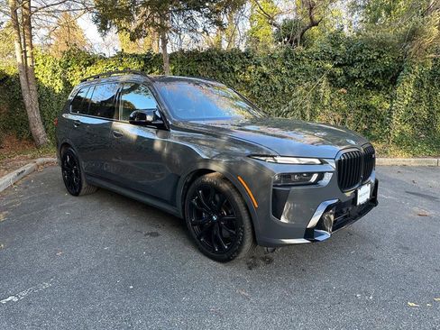 Used 2023 BMW X7 M60i w/ Executive Package image 4