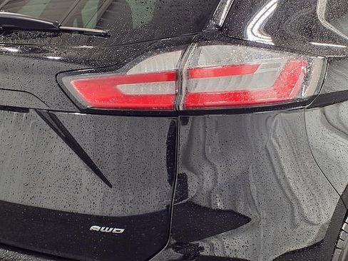 Certified 2024 Ford Edge SEL image 25