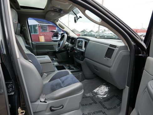 Used 2006 Dodge Ram 1500 Truck 2WD Quad Cab w/ Communication Pkg image 8