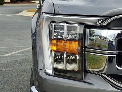 Used 2021 Ford F150 Lariat image 9