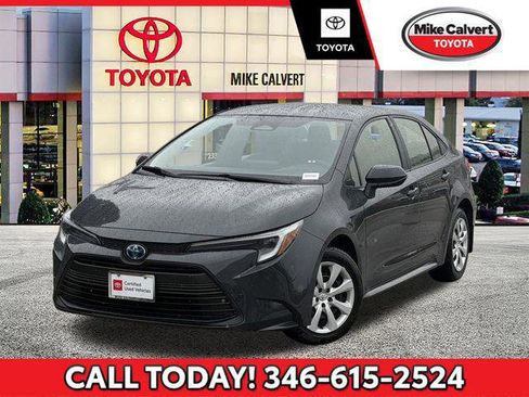 Certified 2025 Toyota Corolla LE FWD image 1