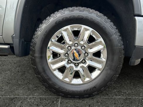 Used 2024 Chevrolet Silverado 2500 High Country w/ High Country Premium Package image 9