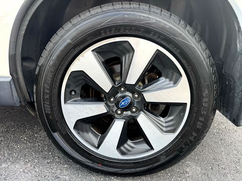 Used 2018 Subaru Forester 2.5i Premium w/ All-Weather Package image 19