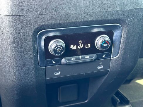 Used 2022 Chevrolet Tahoe Z71 w/ Luxury Package image 22