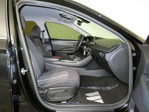 Used 2022 Hyundai Sonata SE w/ Preferred Accessory Package image 28