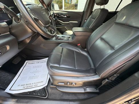 Used 2022 Chevrolet Traverse RS w/ LPO, 'HIT The Road' Package FWD image 32