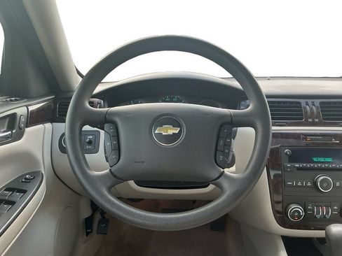 Used 2015 Chevrolet Impala LT w/ LT Sunroof Package FWD image 18