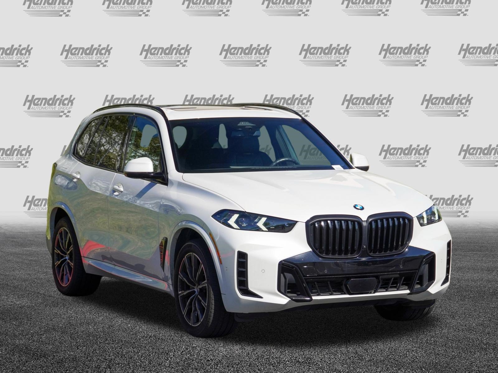 Certified 2025 BMW X5 xDrive40i w/ M Sport Package AWD/4WD image 2