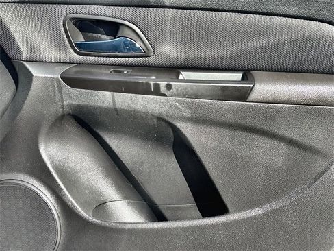 Used 2014 Chevrolet Cruze LT w/ Technology Package image 21