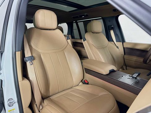 Certified 2025 Land Rover Range Rover Long Wheelbase SE AWD/4WD image 40