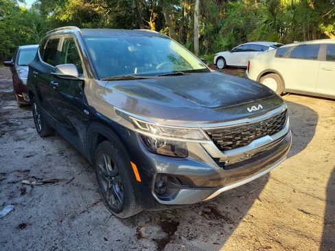 Used 2023 Kia Seltos S w/ Navigation Package AWD/4WD image 16