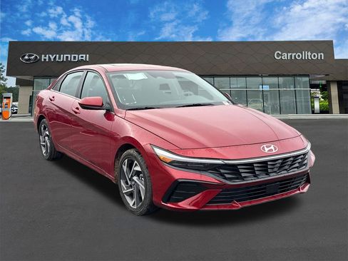 New 2025 Hyundai Elantra SEL image 3