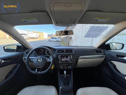 Used 2018 Volkswagen Jetta Wolfsburg Edition image 21