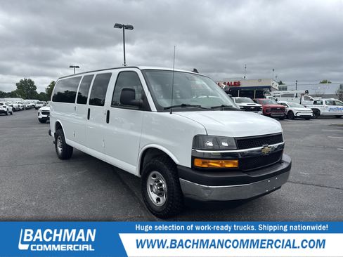 Used 2020 Chevrolet Express 3500 LT w/ LT Preferred Equipment Group RWD image 1